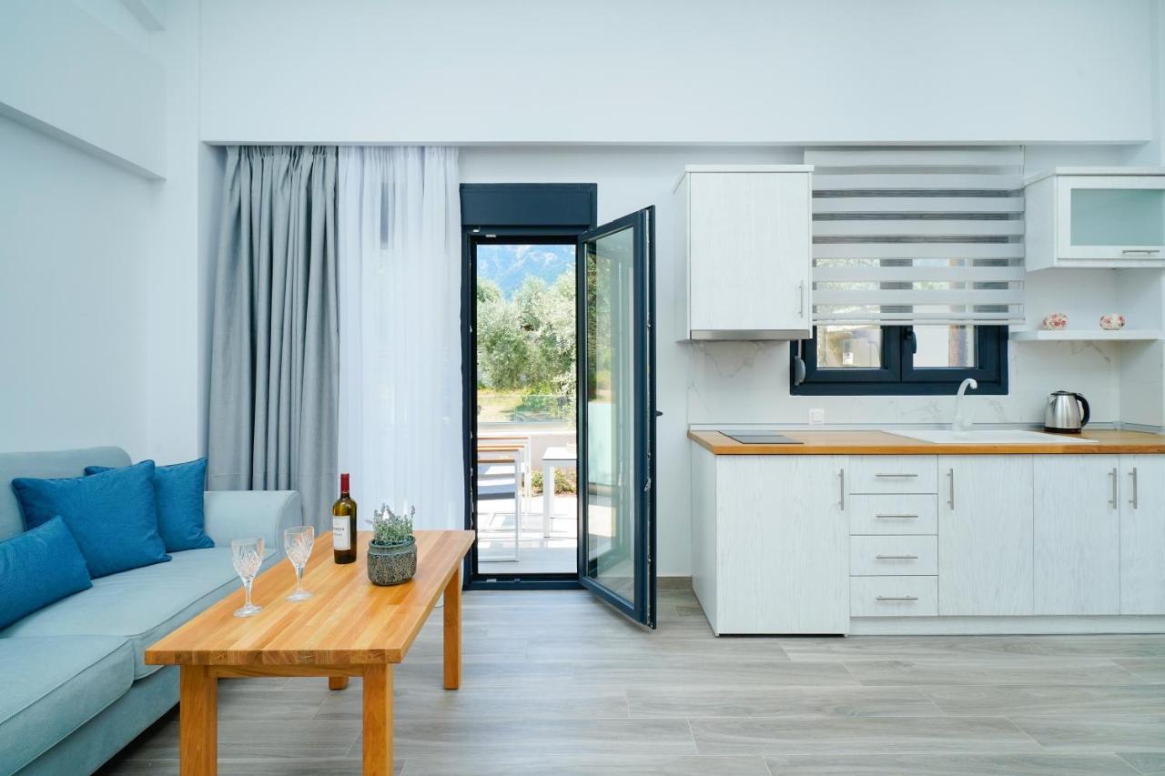 סקאלה פוטאמיאס Ilias Suites מראה חיצוני תמונה